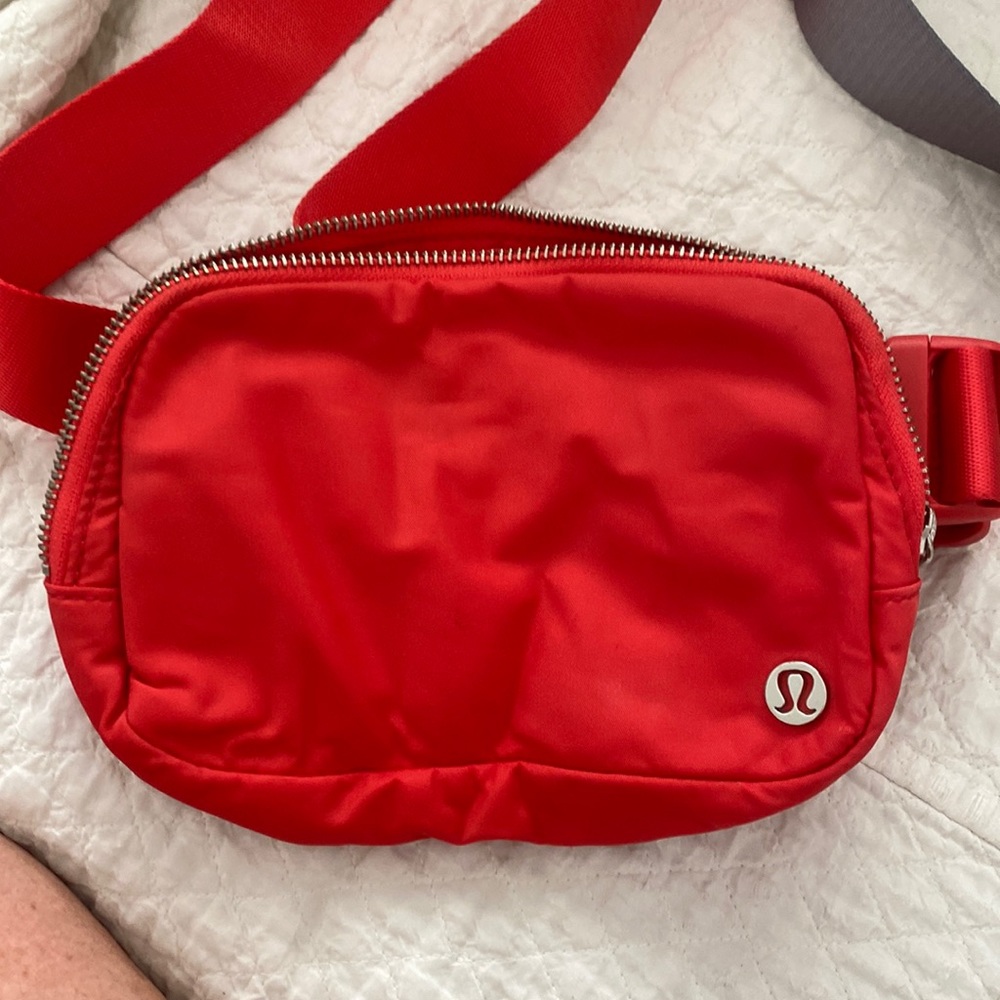 Lululemon belt bag